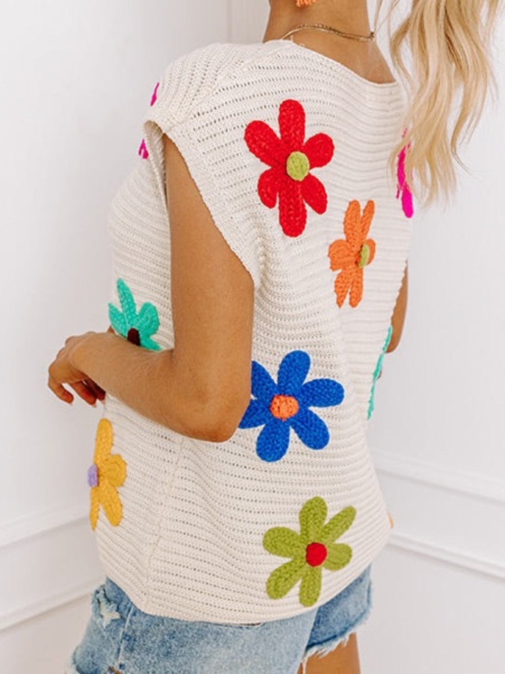 IMPRESSIONS BLOSSOMS AROUND EMBROIDERED Sleeveless SWEATER TOP SZ Medium